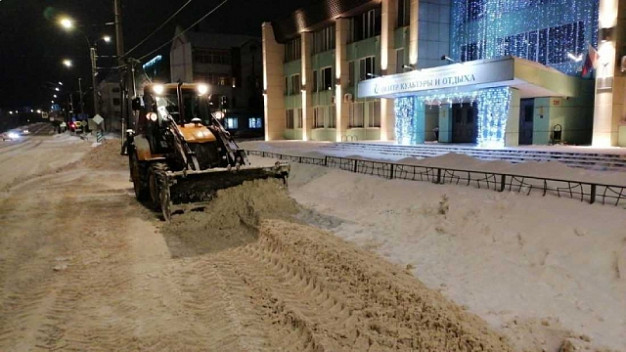Около 2400 кубометров снега вывезли за ночь из Иванова